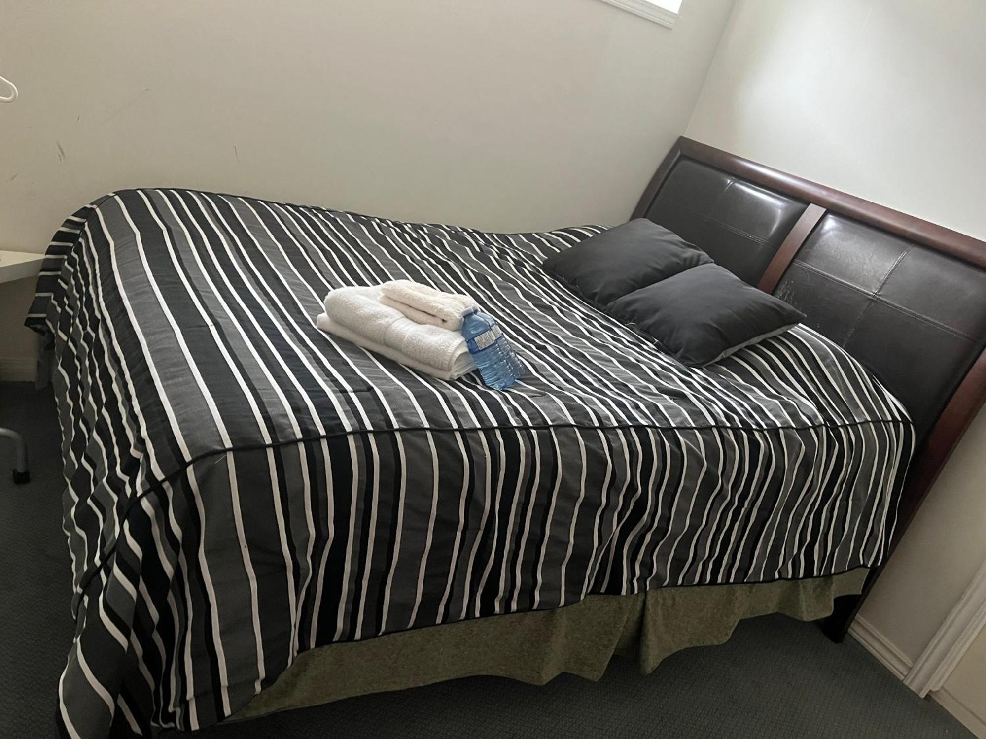 וונקובר Near Downtown Yvr -2 Bedroom Private Suite מראה חיצוני תמונה